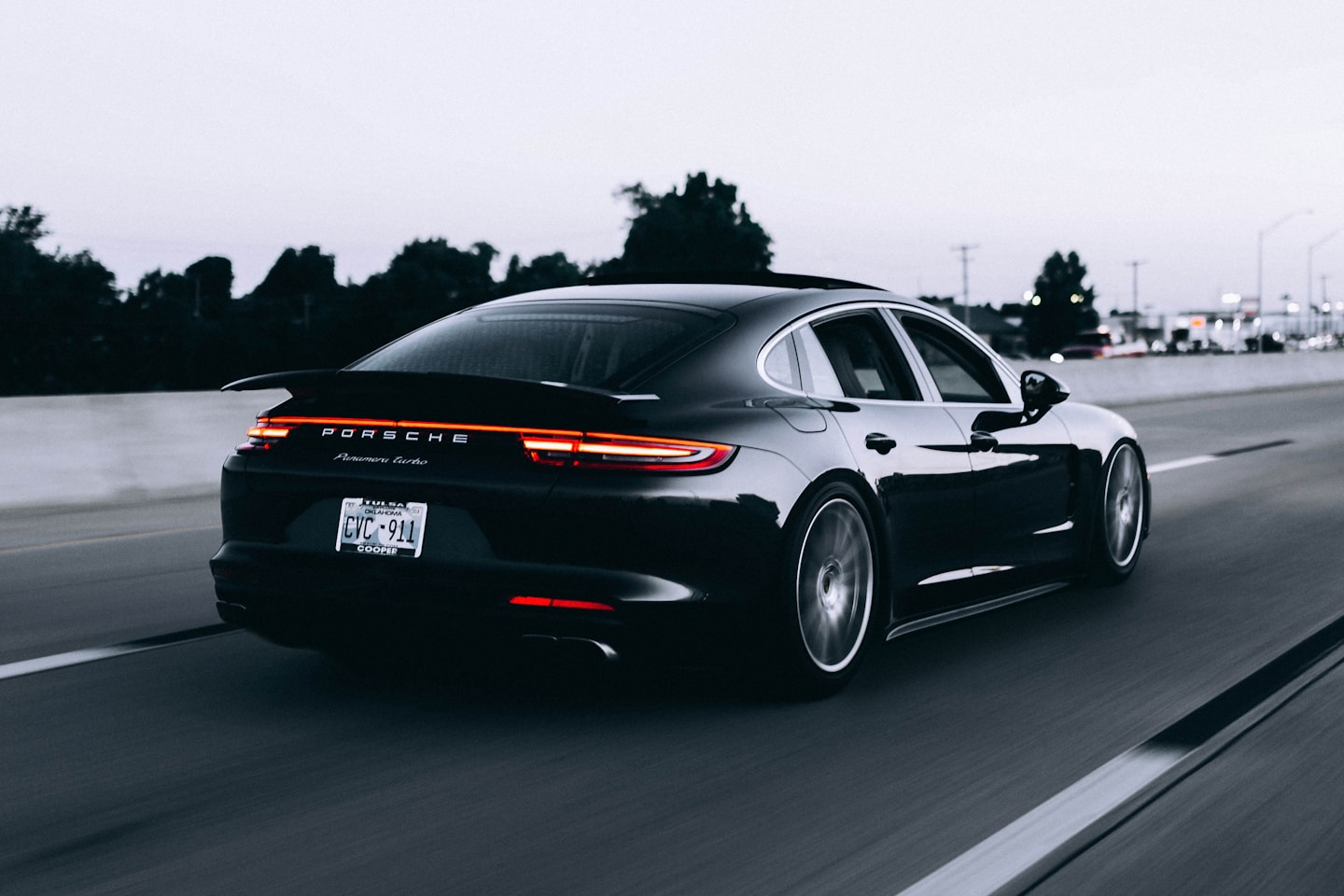 Desportivo premium num atelier de autotuning em Portugal